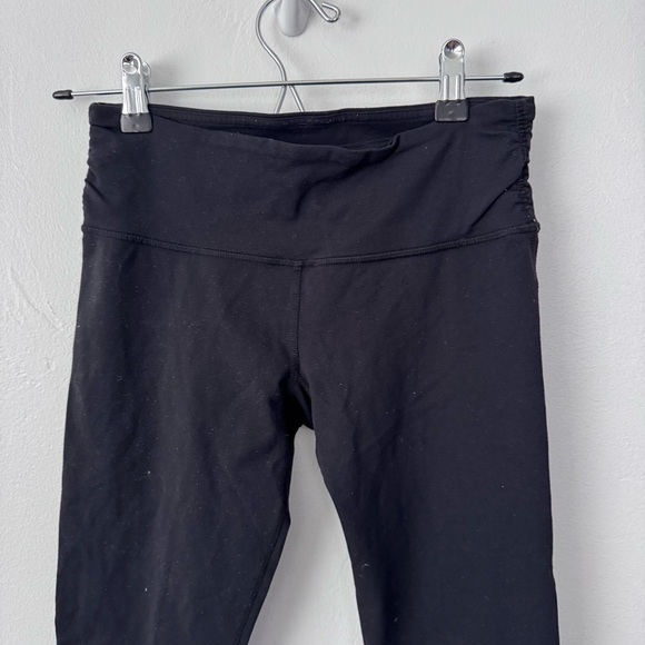 Lululemon black crop with zipper ankle Size 6 - Picture 2 of 5